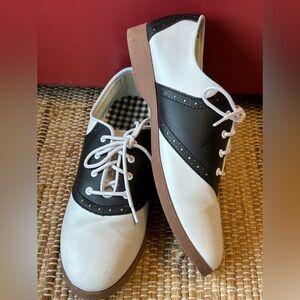 PREDICTIONS s9 saddle shoes-Perfect for sock hop, 50’s costume ect.
